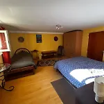 Apartment La Petite Garenne - T2 Climatise Et Jardin Prive